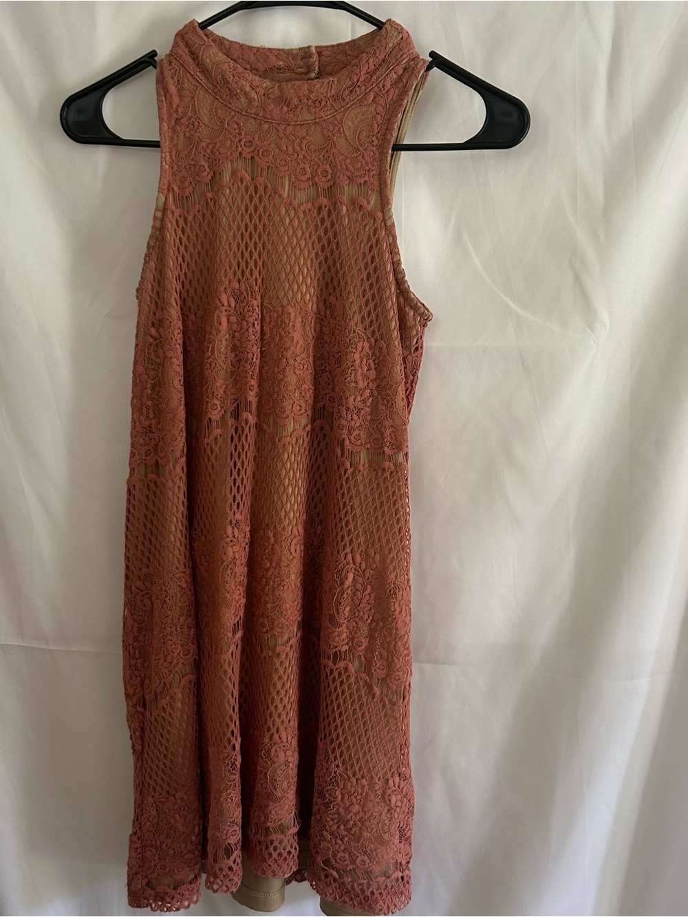 Dina be boutique dusty rose lace dress with floral embroidery, size XS